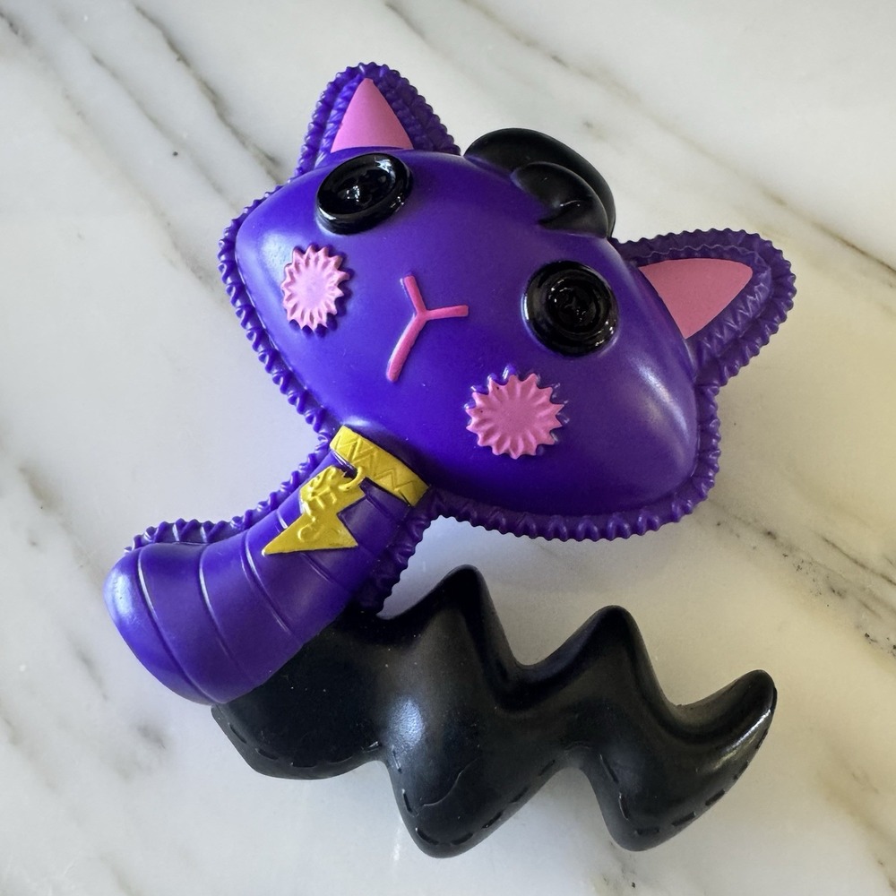 2020 Plastic Lalaloopsy REPLACEMENT Plastic 3" Cat *Pre-Owned*